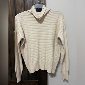 Jade women’s sweater so soft m/l cowl neck